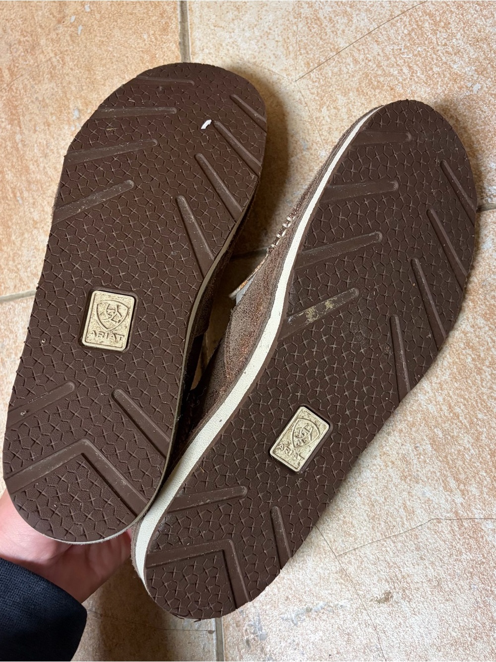 Ariat Cruisers - Picture 3 of 4